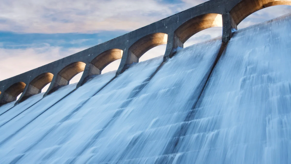Hydropower dam with flowing water